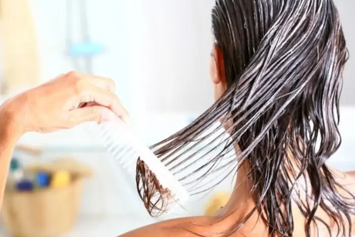 Как правильно мыть голову: секреты здоровых и блестящих волос