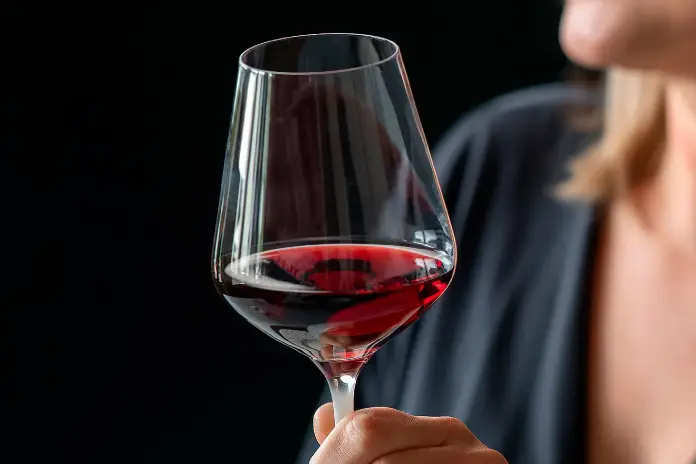 Бокал вина каждый день: мифы, польза и осторожность