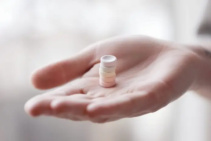 Таблетка без воды: что важно знать о безопасности